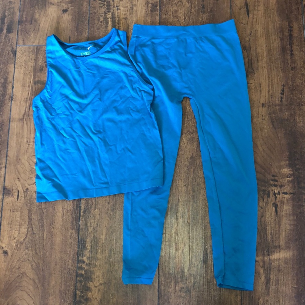 Jessica Simpson leggings and top